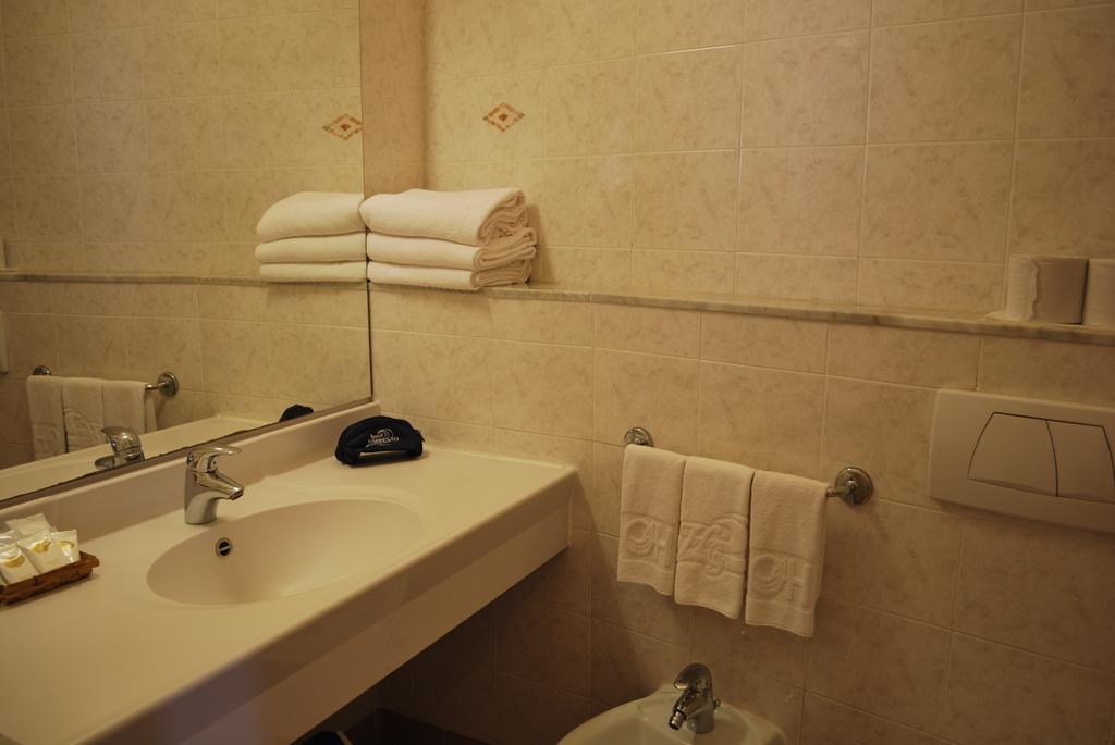 Hotel Galleano Лаїгуелья Номер фото